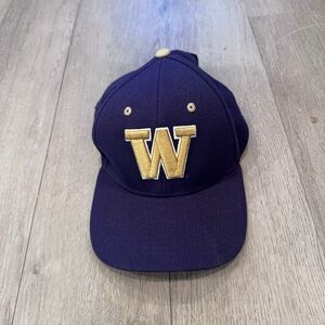 WASHINGTON HUSKIES UW Football Purple COLLEGE BASEBALL HAT Fan Cap Flex Fit XL
